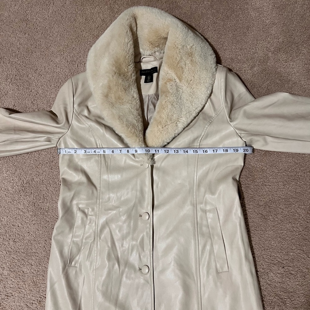House of Harlow 1960 Vegan Leather/ Faux Fur Coat - Picture 6 of 10